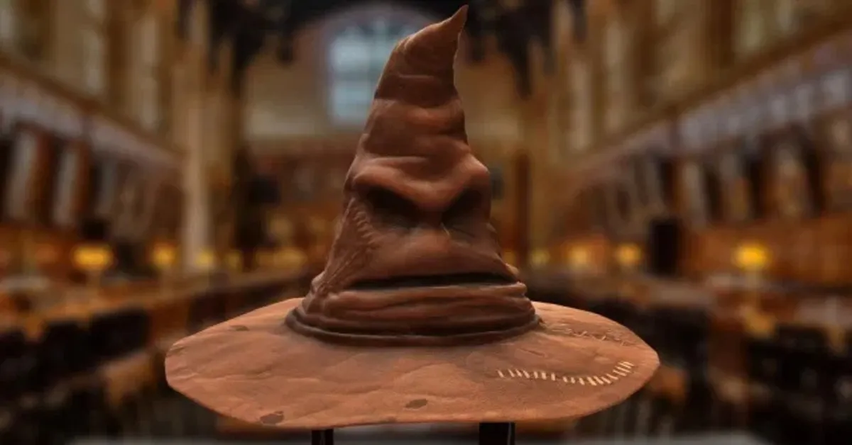Cappello Parlante Di Harry Potter Interattivo - Voce Originale Film, 15 Frasi In Italiano, Movimento Facciale